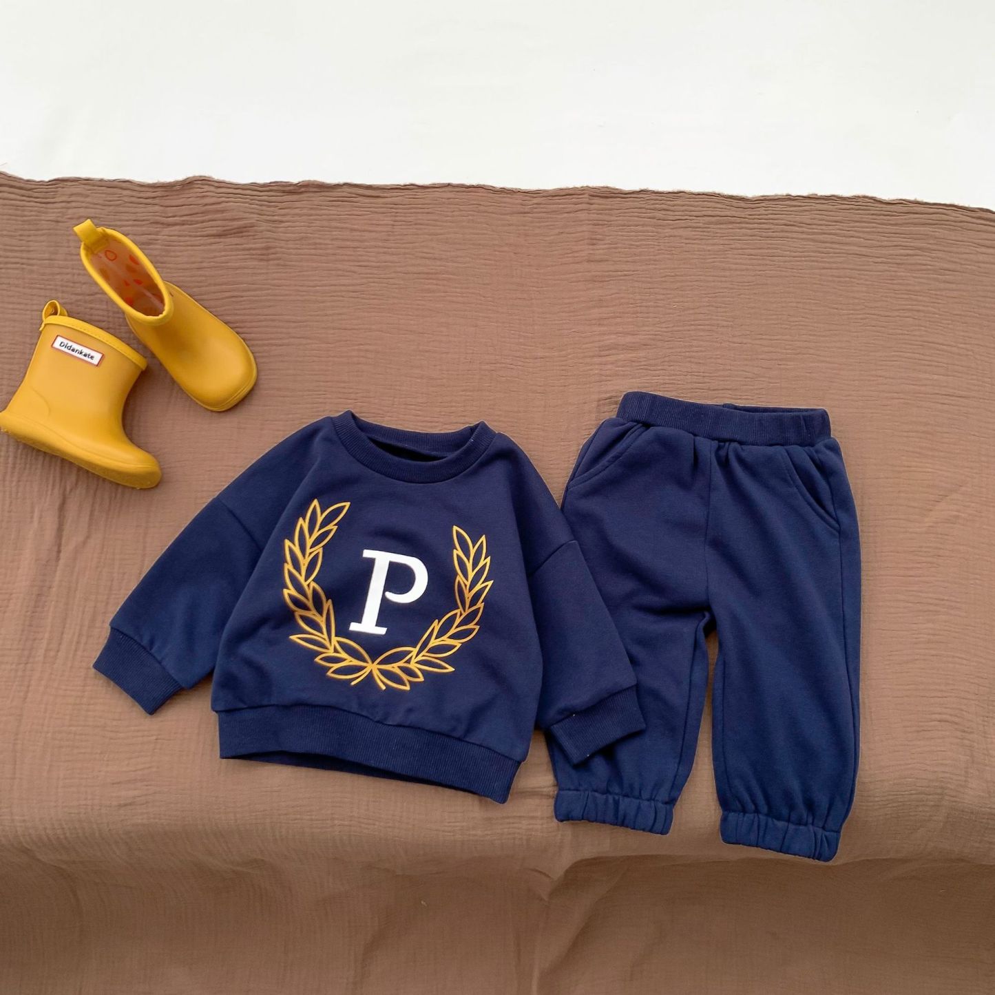 2pcs Baby Boy/Girl Letter Print Long Sleeve Sweatshirt with Pants Set-kissminis