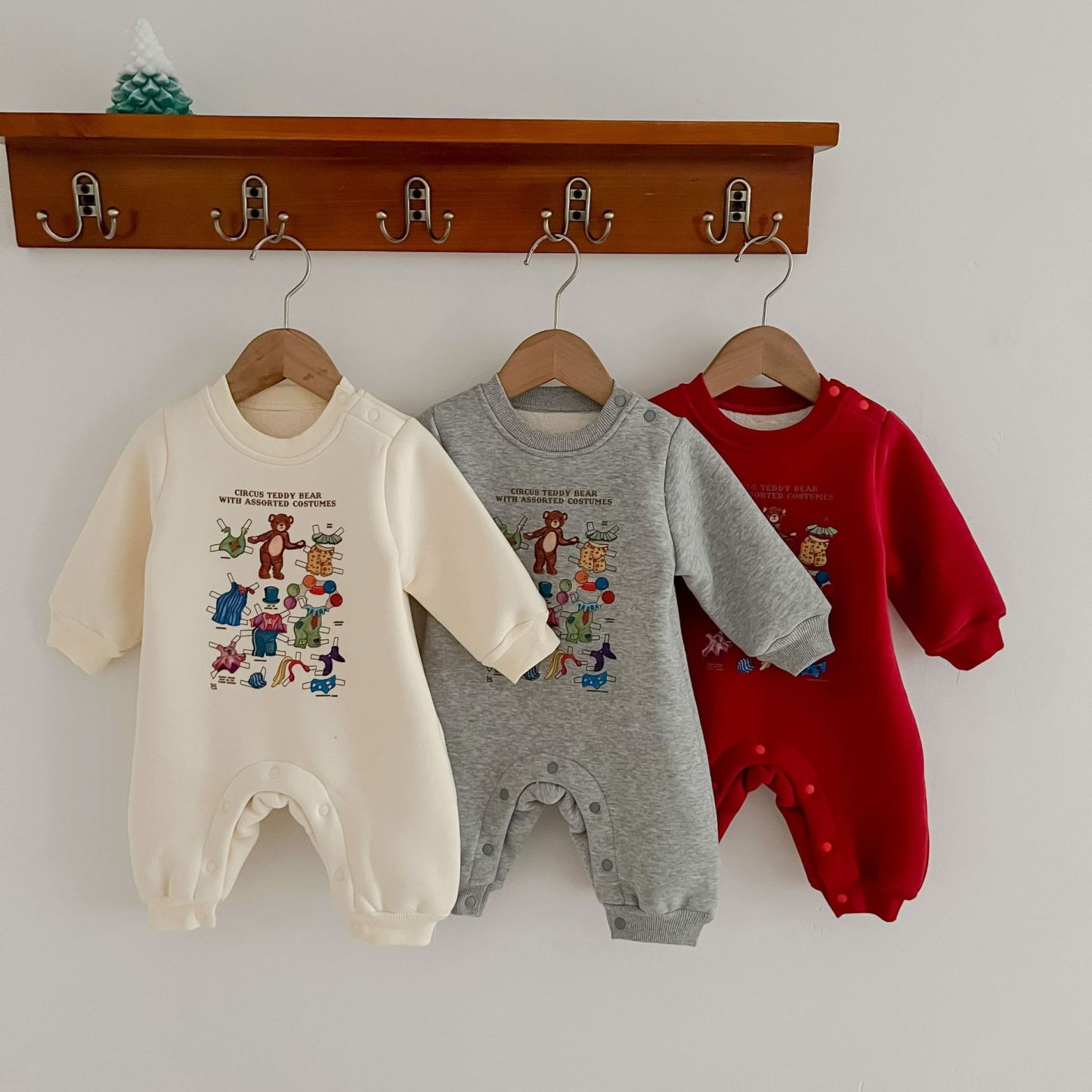 INS Baby Cartoon Bear Print Plush Romper -kissminis