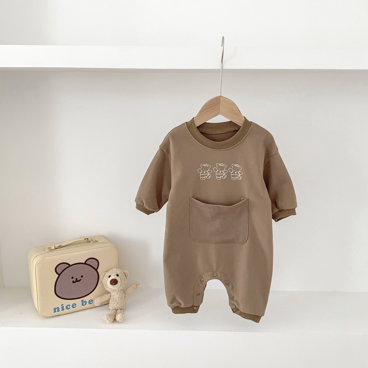 Baby Boy/Girl Cartoon Bear Graphic Solid Color Pocket Long Sleeve Romper-kissminis