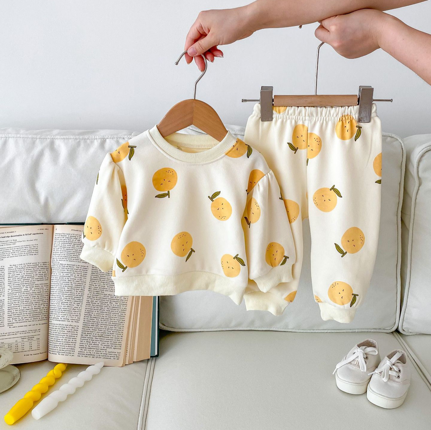 2pcs Baby Boy/Girl Fruit Graphic Long Sleeve Sweatshirt with Pants Set-kissminis