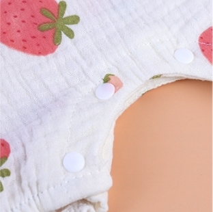2pcs Baby Boy/Girl Strawberry Pattern Babysuit with Hat Set-kissminis