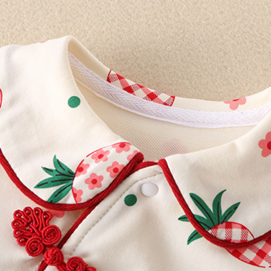 2pcs Baby Girl Allover Red Pineapple Print Plate Buckle Ruffle Flounce Casual Romper with Hairband Set