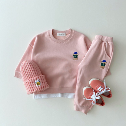 Toddler Boy/Girl Embroideried Mini Baseba Bear Solid Color T-shirt and Casual Pants Set