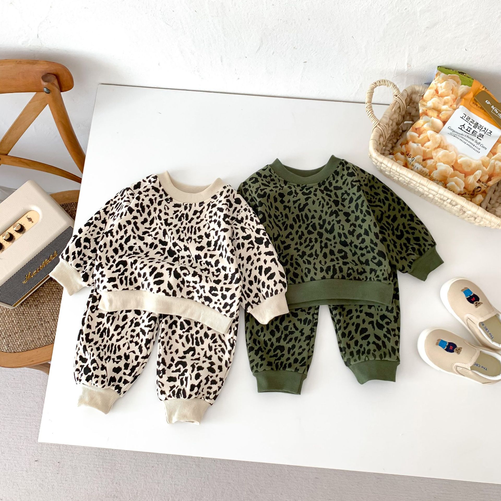 2pcs Baby Boy/Girl Leopard Print Long Sleeve Sweatshirt with Pants Set-kissminis