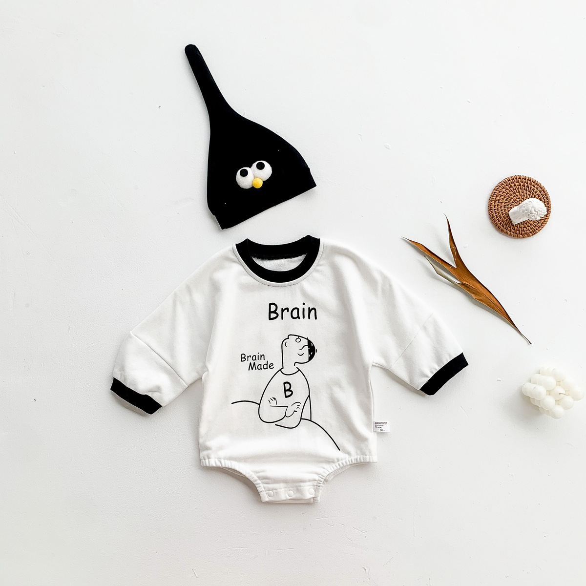 2pcs Baby Boy/Girl Letter and Cartoon Pattern Long Sleeve Bodysuit with Hat Set-kissminis