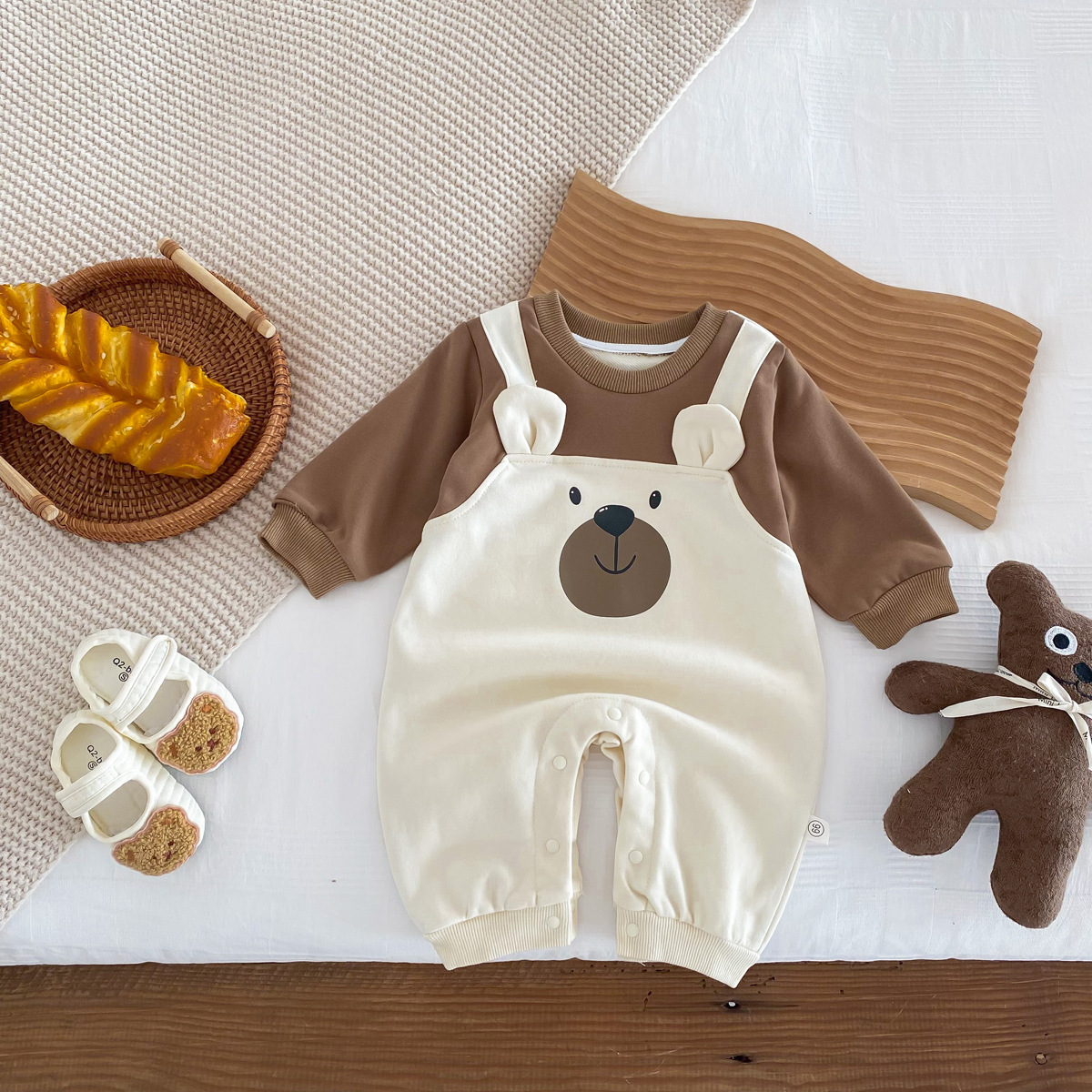Baby Boy/Girl False Two Piece Bear Print Solid Color Long Sleeve Romper-kissminis