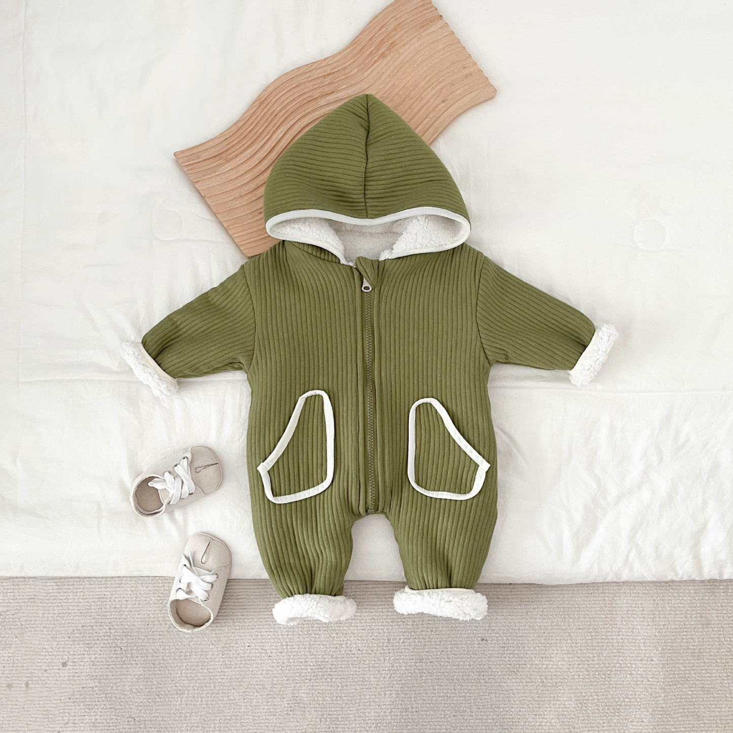 Baby Boy/Girl Solid Color Winter Thicken Long Sleeve Hooded Romper-kissminis