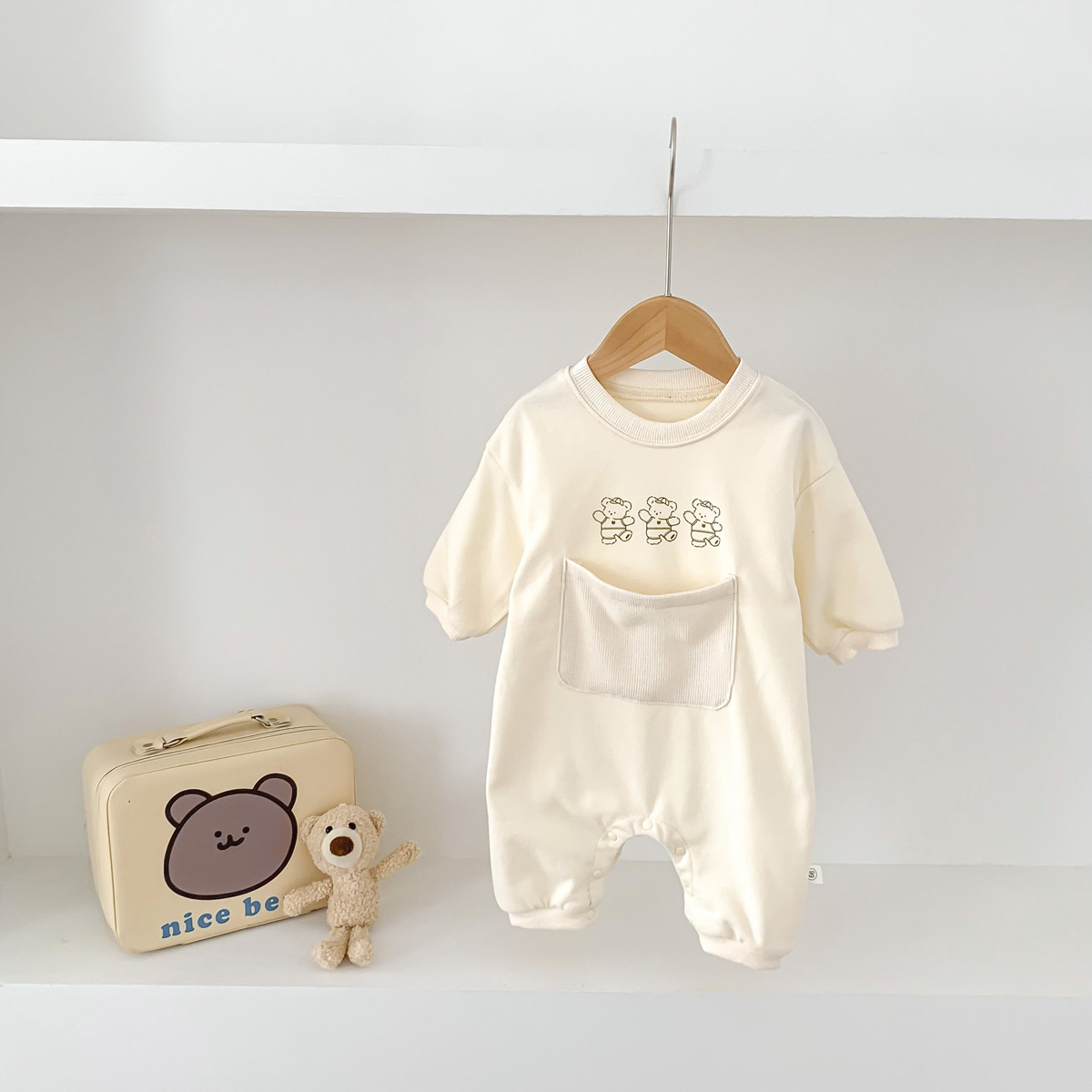 Baby Boy/Girl Cartoon Bear Graphic Solid Color Pocket Long Sleeve Romper-kissminis