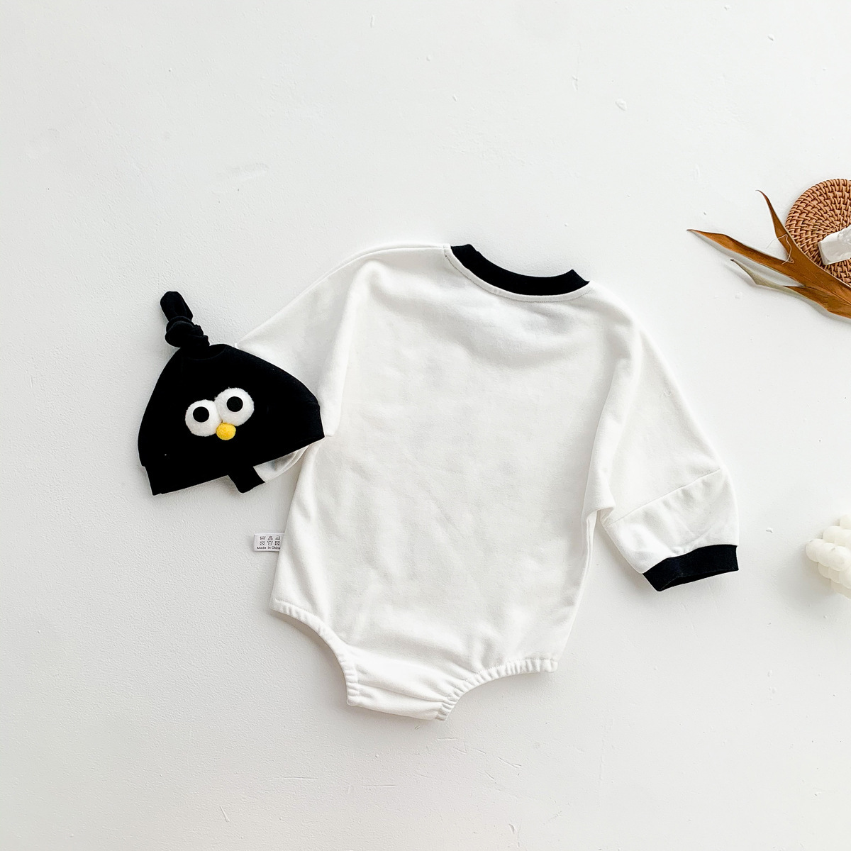 2pcs Baby Boy/Girl Letter and Cartoon Pattern Long Sleeve Bodysuit with Hat Set-kissminis