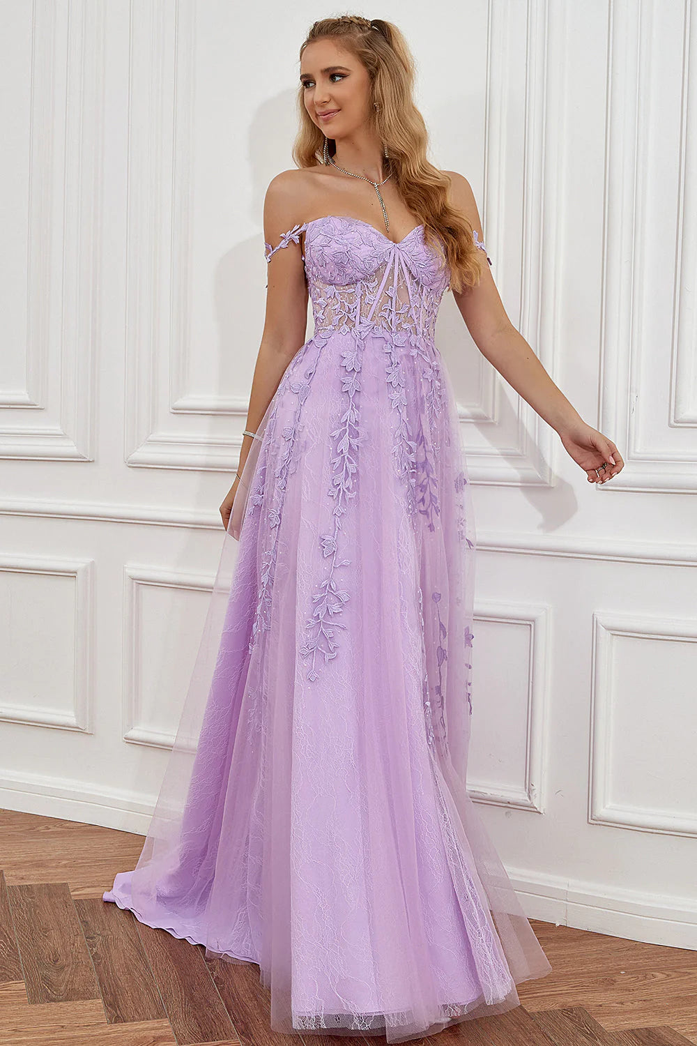 A-Line Elegant Lace Sweetheart Prom Dress