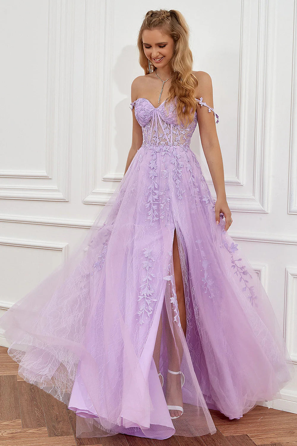 A-Line Elegant Lace Sweetheart Prom Dress