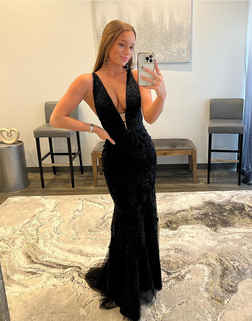 Sexy Mermaid V Neck Tulle Long Prom Dress With Appliques