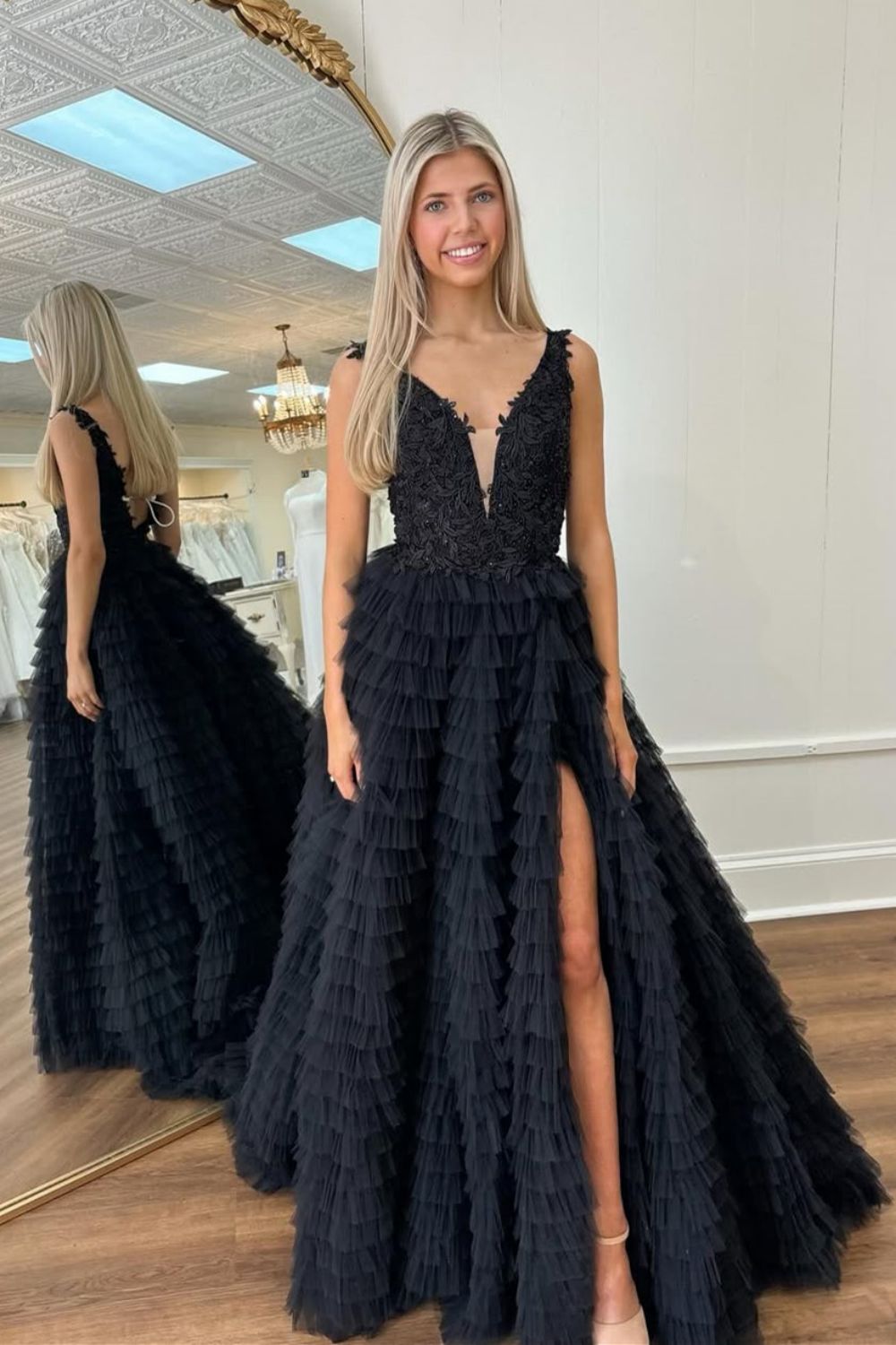 Black A-Line Lace Top V-Neck Long Tulle Prom Dress with Appliques