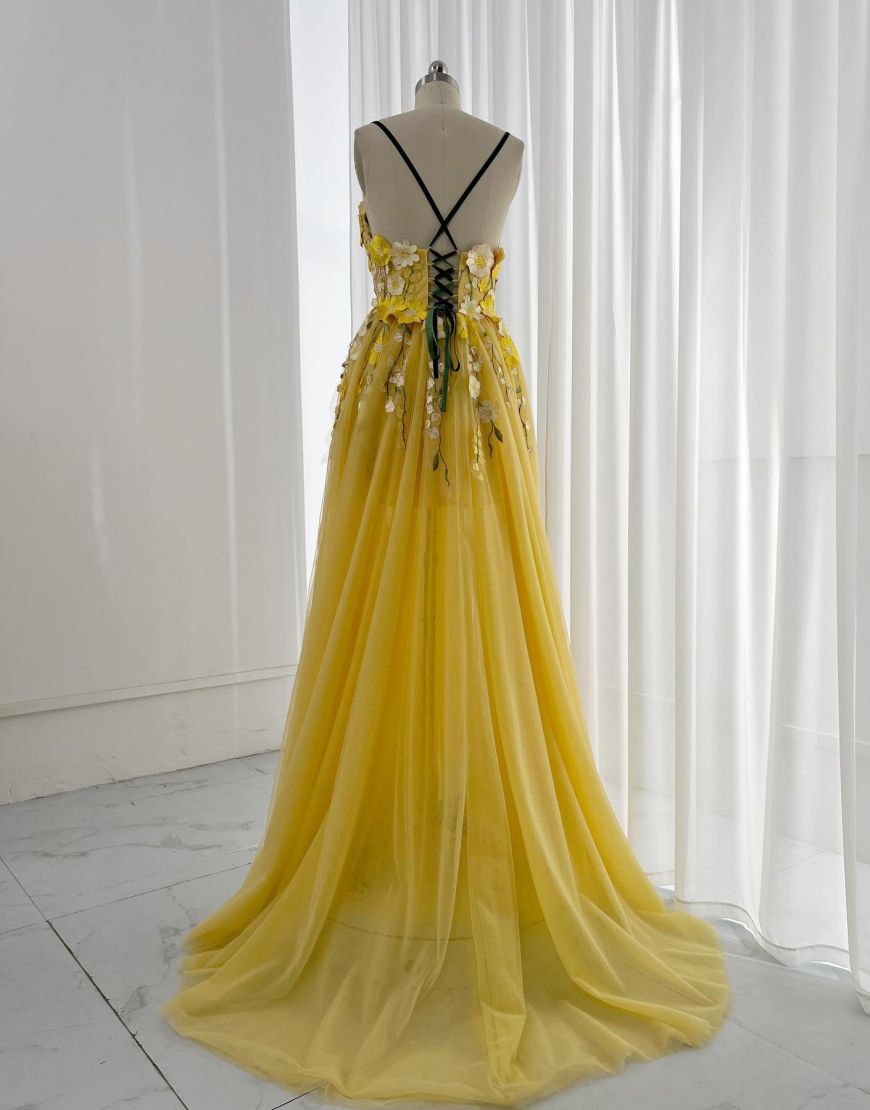 Charming A-line Corset Back Long Party Dress With Embroidery Flowers