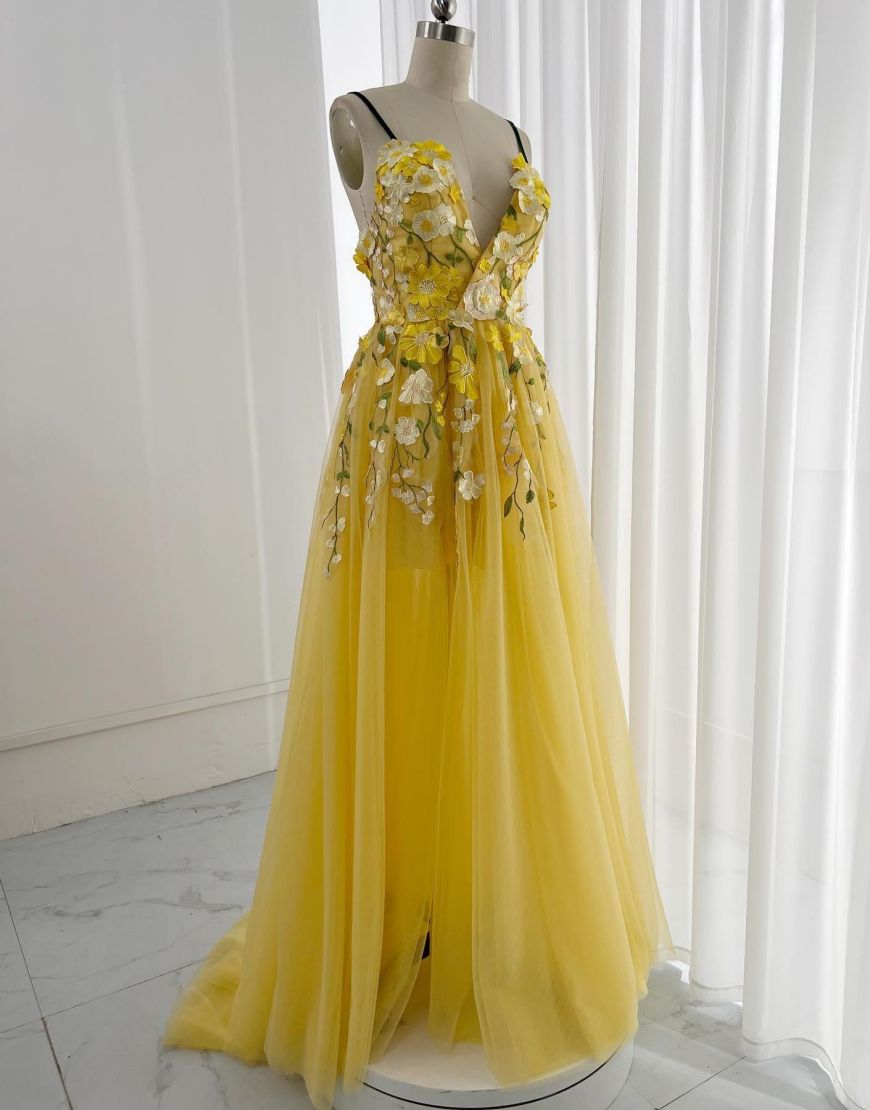 Charming A-line Corset Back Long Party Dress With Embroidery Flowers