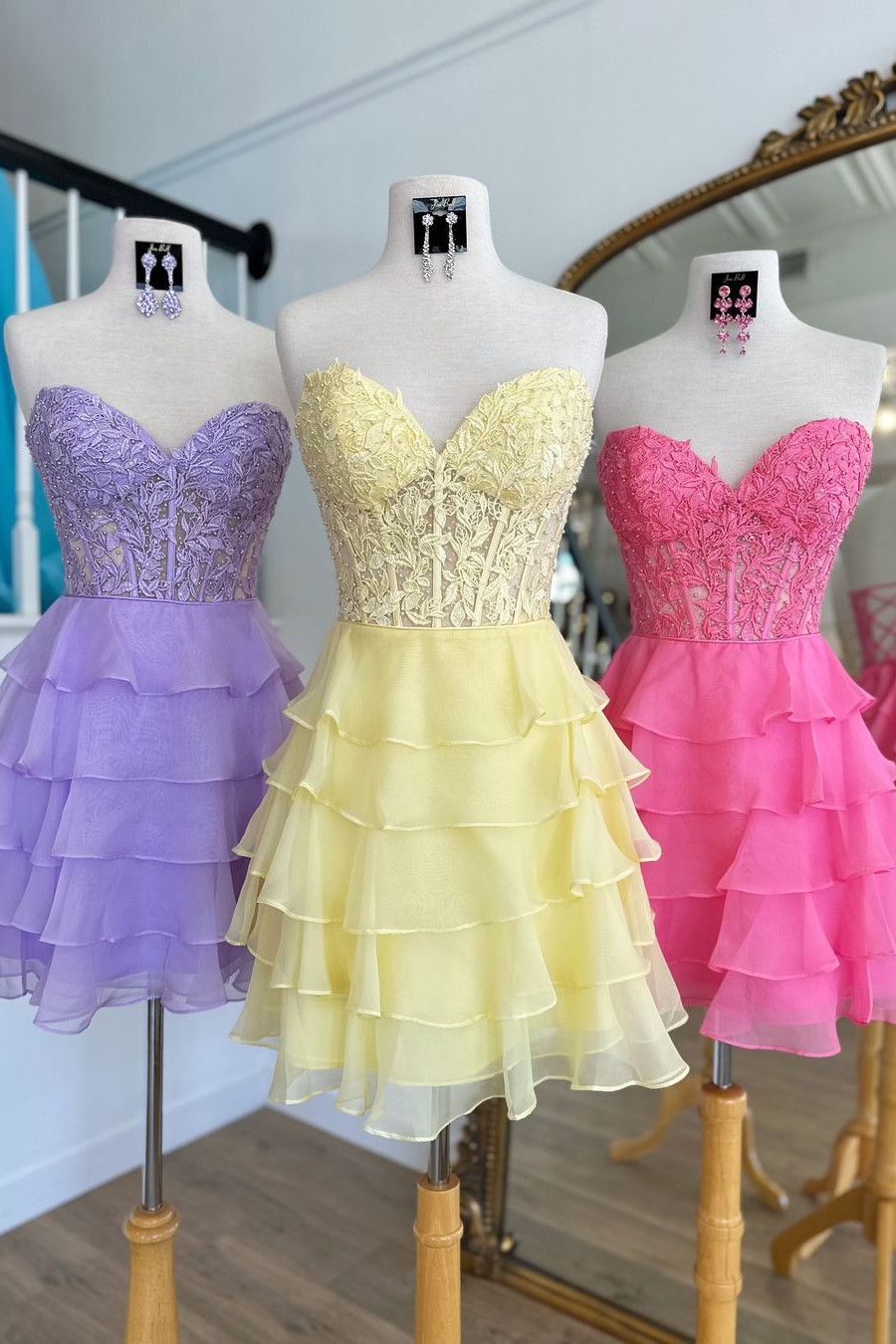 Cute Lilac A-Line Sweetheart Lace Up Short Tiered Homecoming Dress