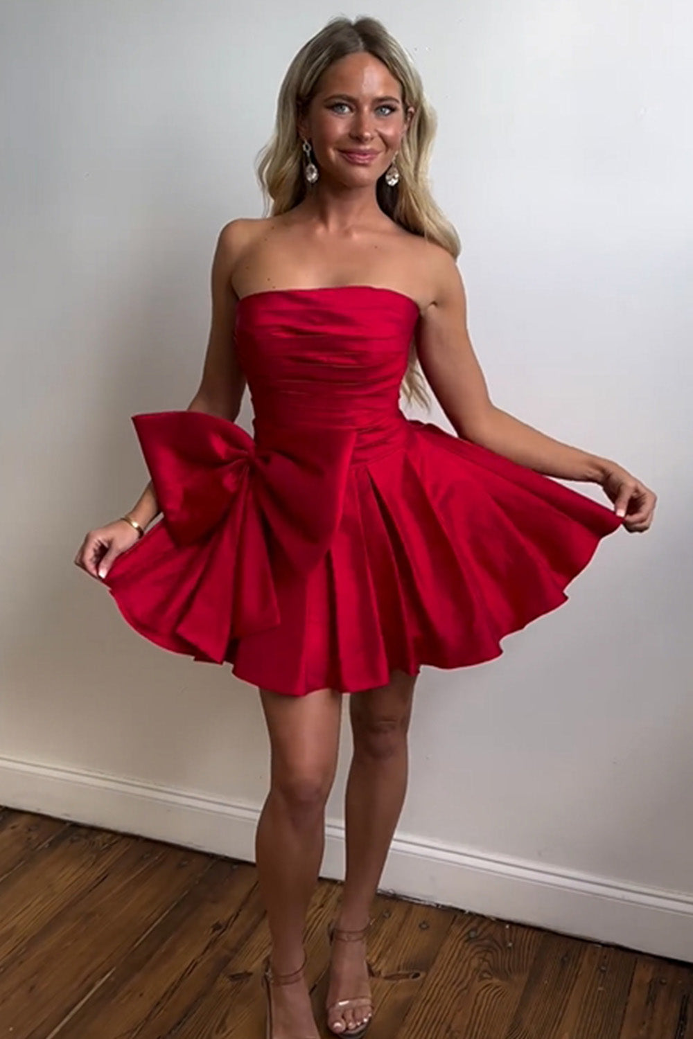Cute A-Line Strapless Short Satin Homecoming Dress With Bowknot