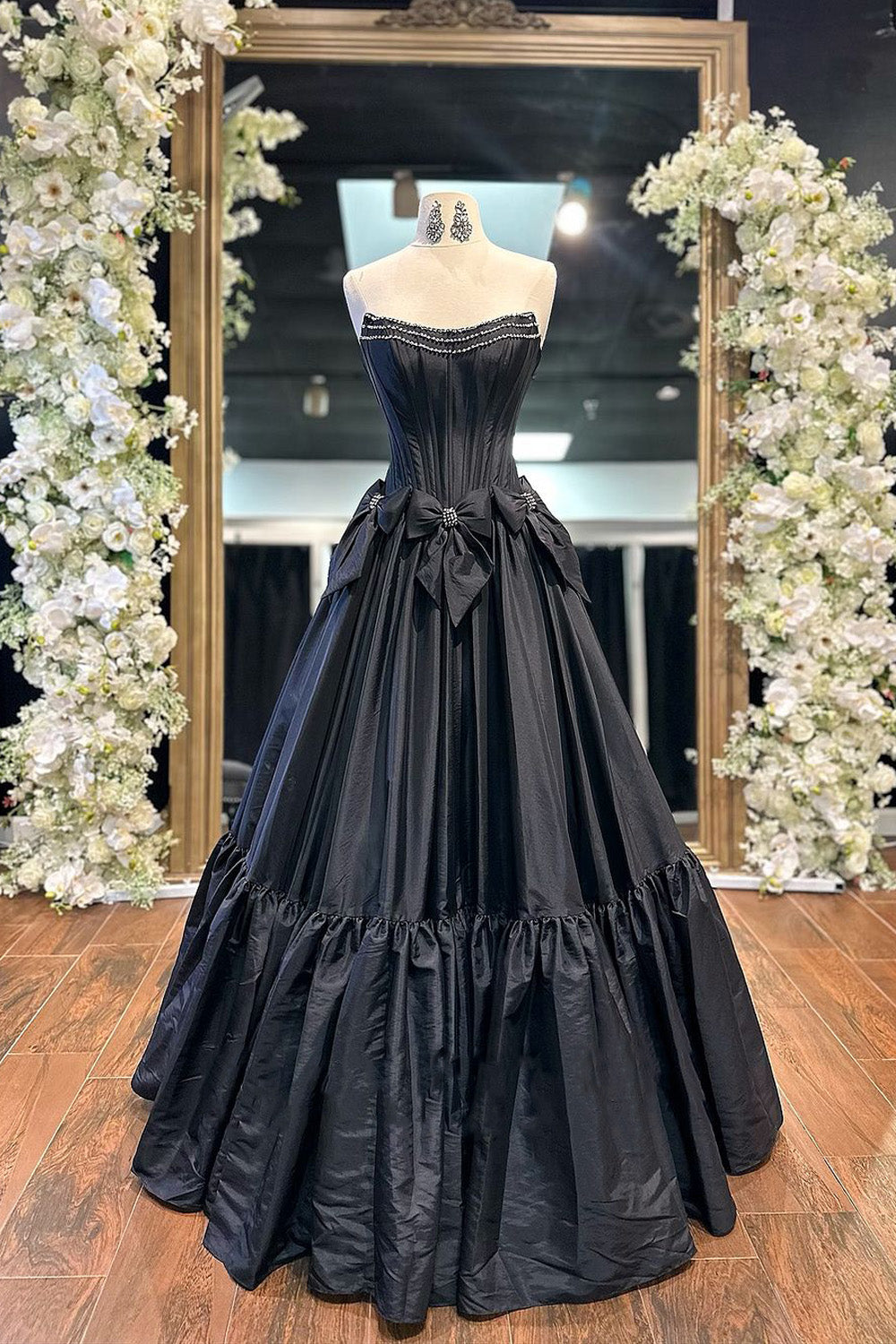 Elegant A-Line Strapless Long Satin Prom Dress with Bowknot