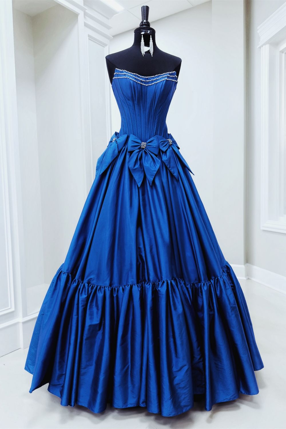 Elegant A-Line Strapless Long Satin Prom Dress with Bowknot