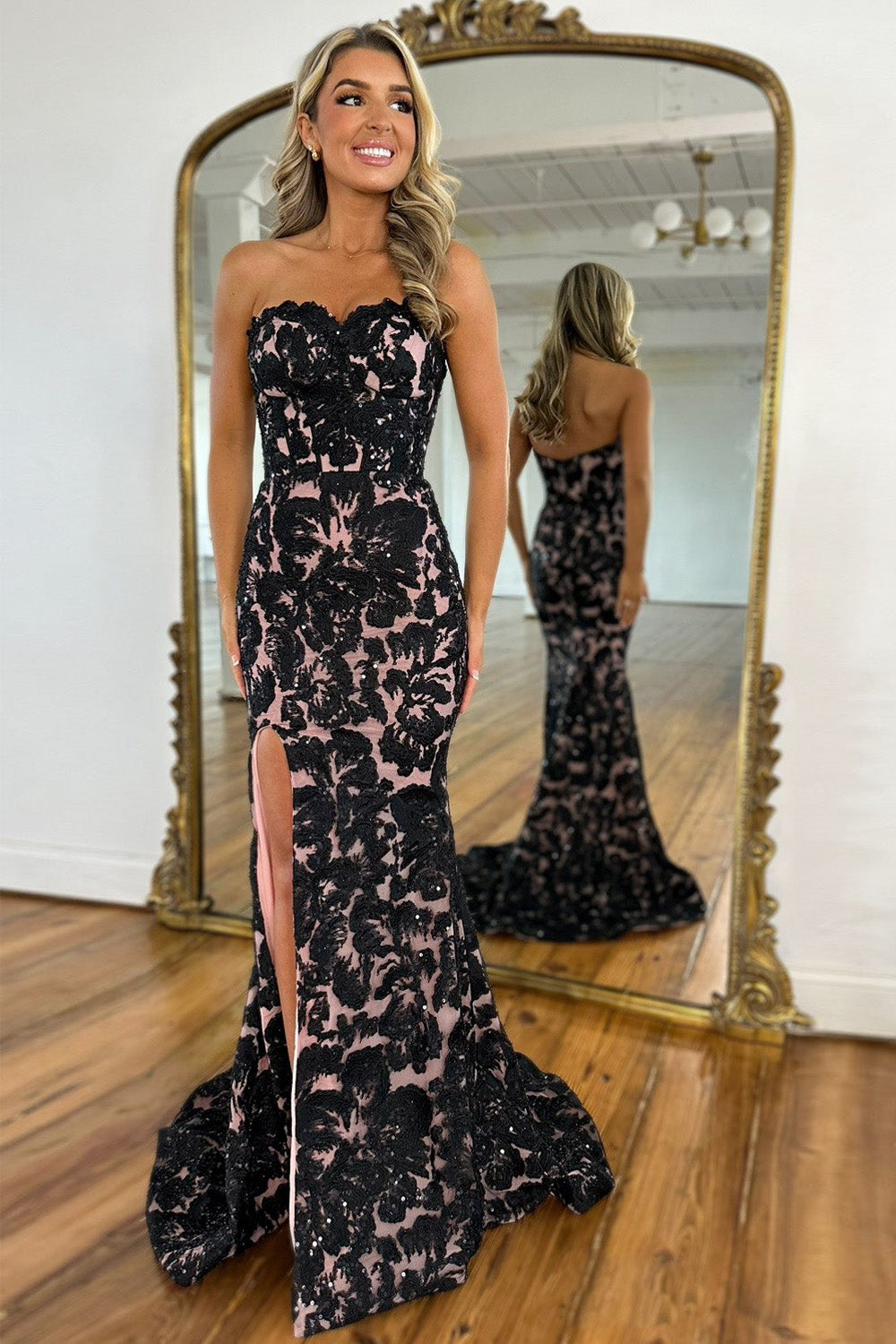 Gorgeous Black Mermaid Sweetheart Long Prom Dress with Appliques and Slit
