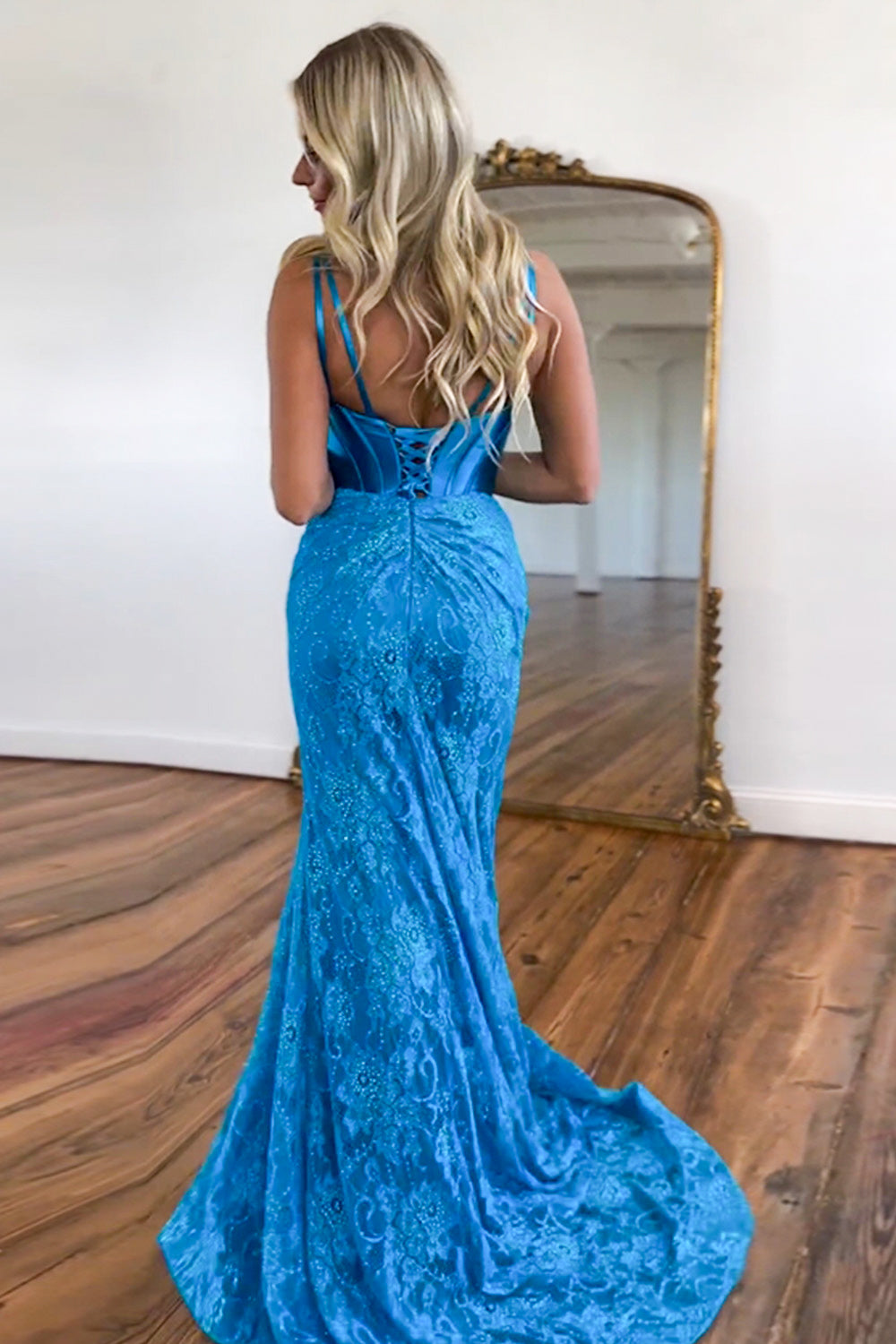 Gorgeous Blue Mermaid V-Neck Long Lace Prom Dress With Slit
