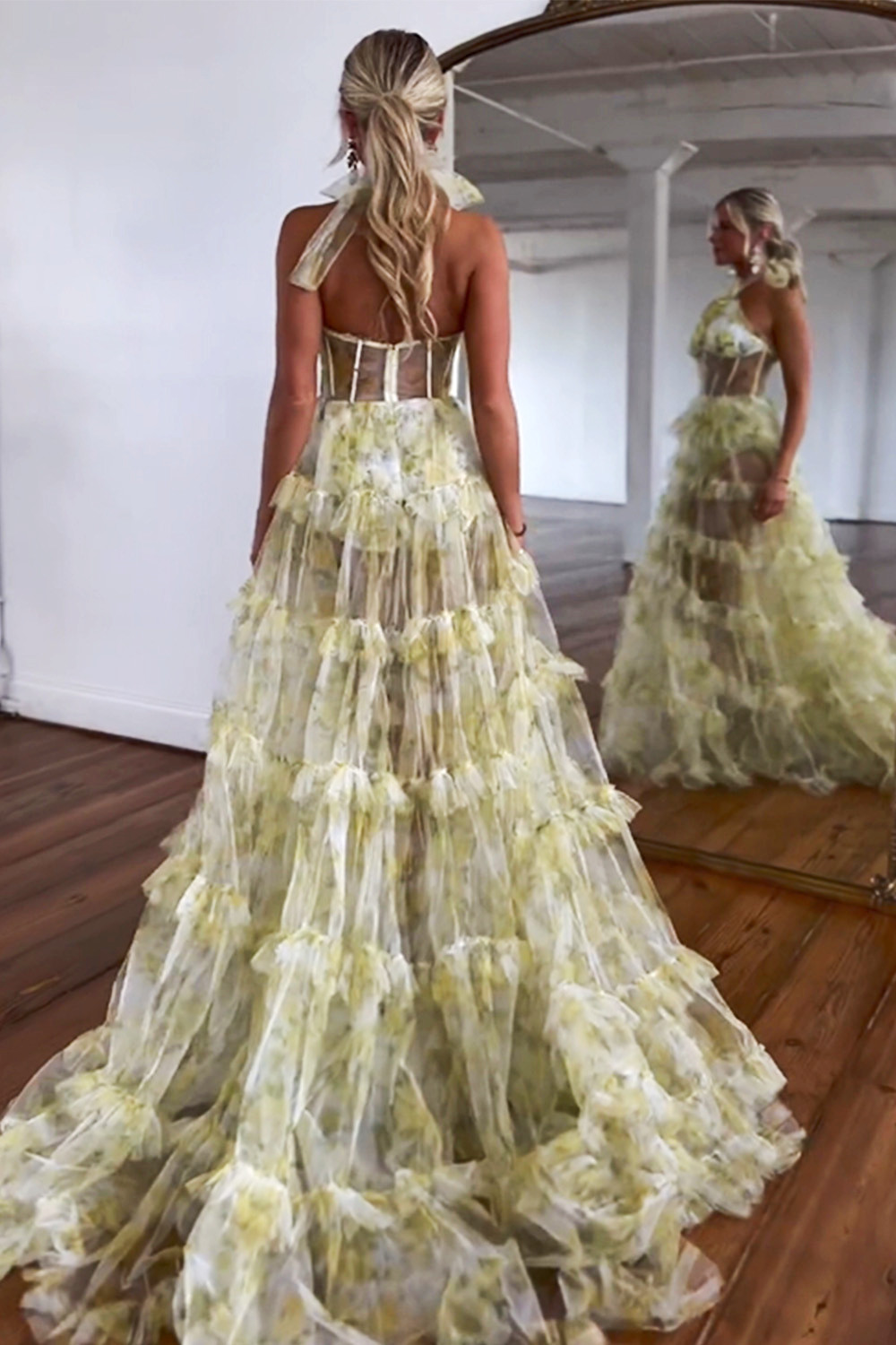 Romantic Yellow A-Line Halter Neck Long Tulle Prom Dress With High Slit