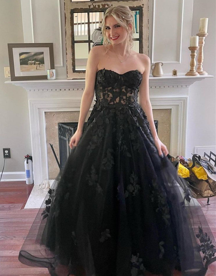 Romantic A-Line Strapless Prom Dress With Appliques