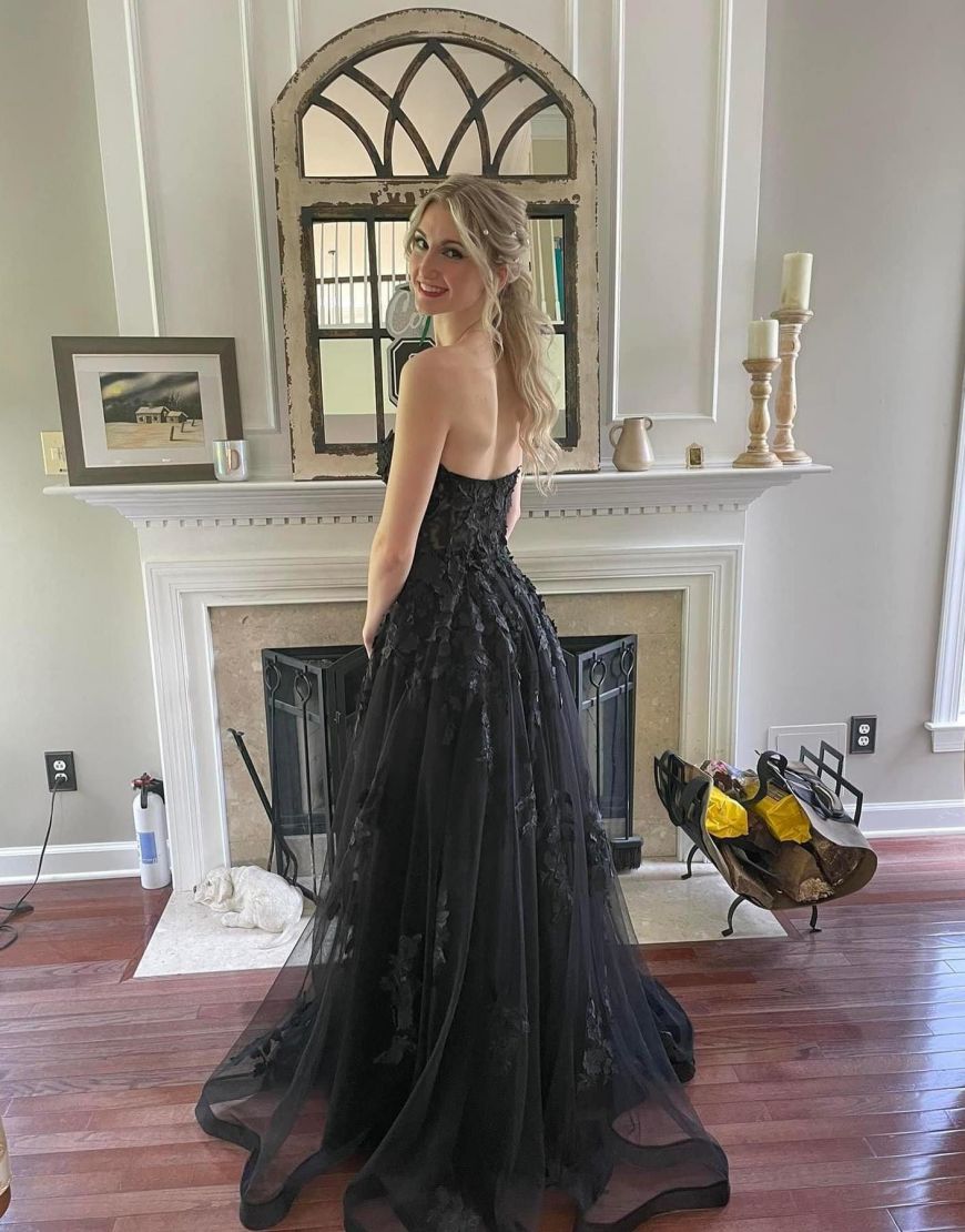 Romantic A-Line Strapless Prom Dress With Appliques