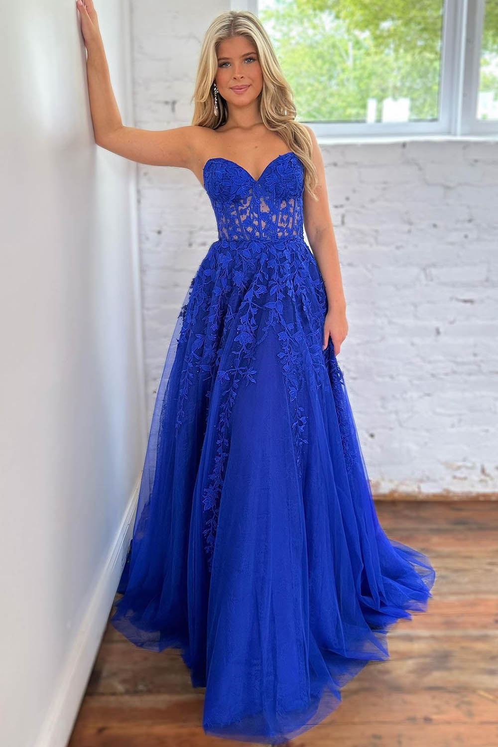 A-Line Sweetheart Long Tulle Royal Blue Prom Dress With Appliques