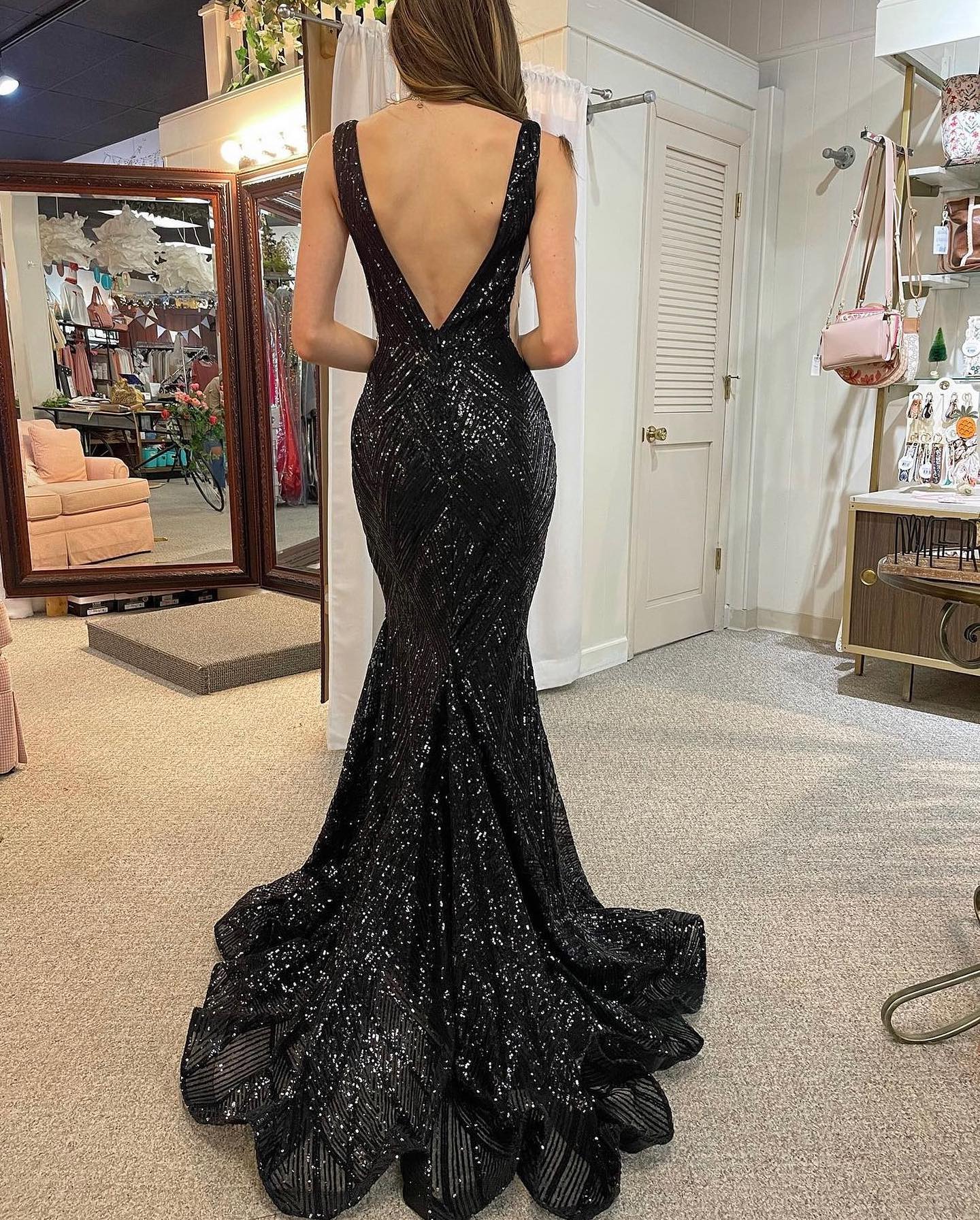 Sexy Black Mermaid Deep V-Neck Prom Dress With Sequin