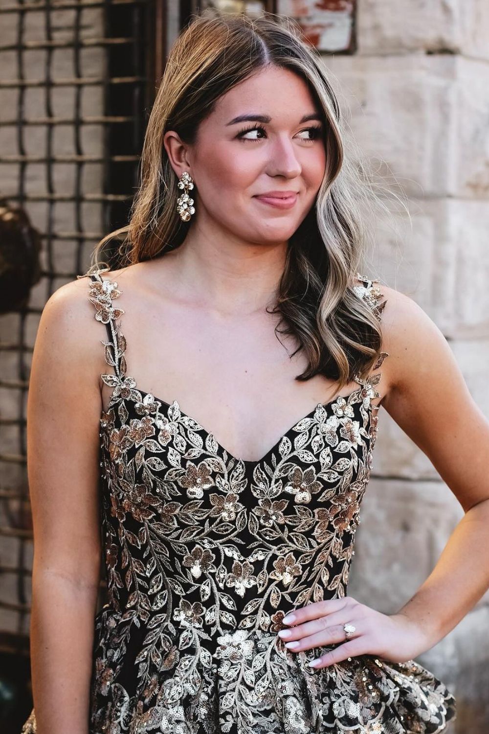 Sparkly A-Line Back Gold Spaghetti Straps Long Tulle Prom Dress with Appliques