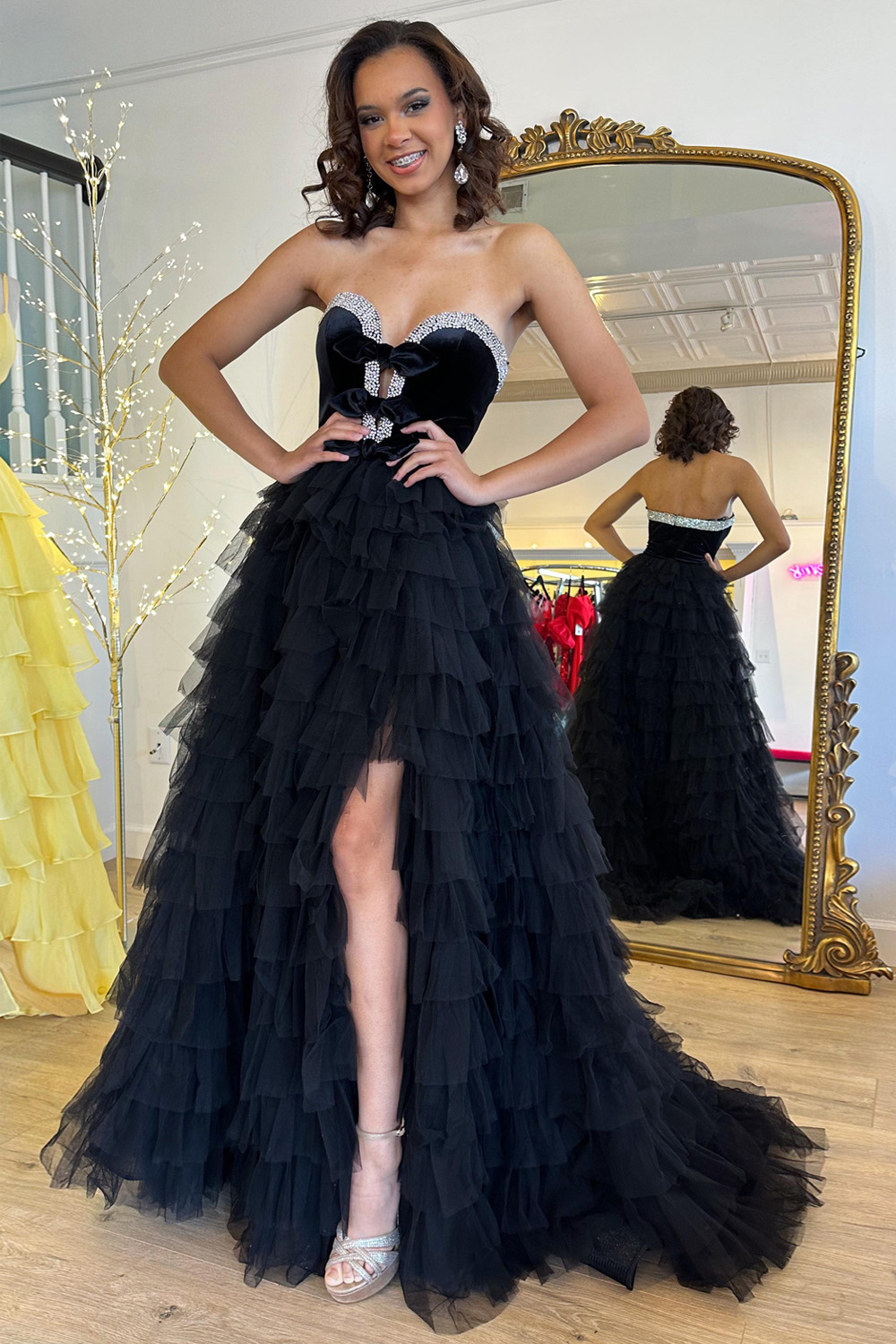 Exquisite Long Black A-Line Sweetheart Zipper Tulle Prom Dress With Beading