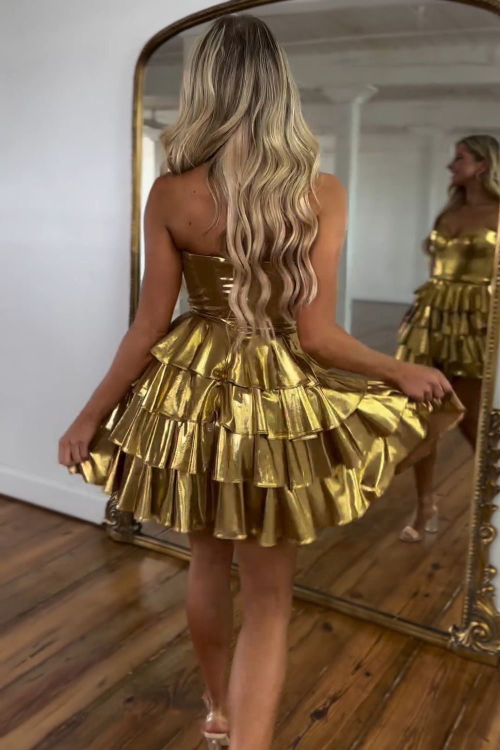 Gold A-Line Sweetheart Short Tiered Metallic Homecoming Dress