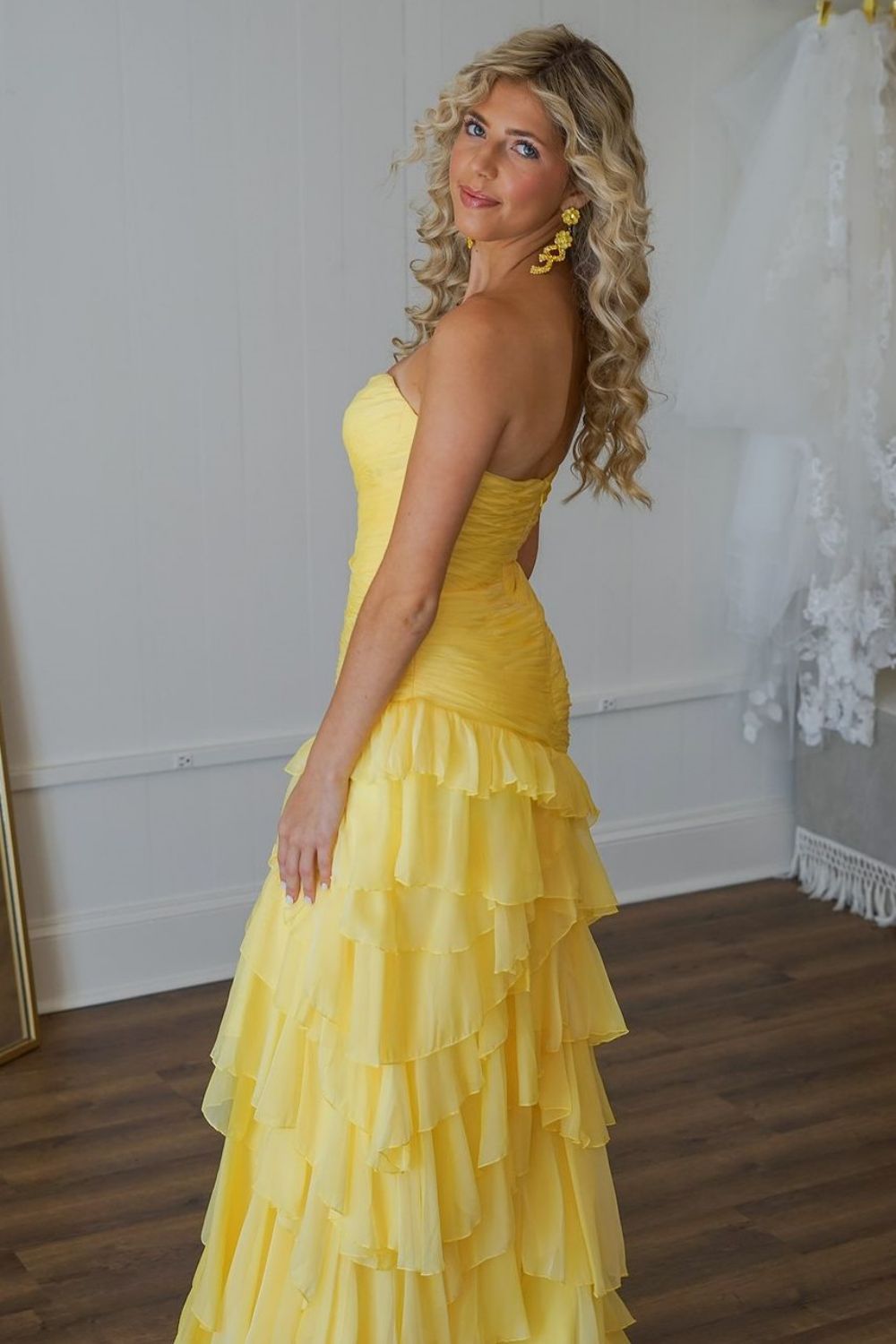 Stunning Yellow Mermaid Sweetheart Long Tiered Tulle Prom Dress with Slit