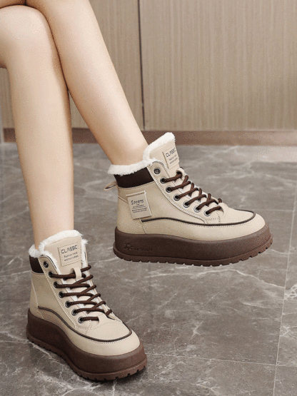 Damenstiefel mit dicker Sohle, Fleecefutter und hohem Schaft von Dr. Martens