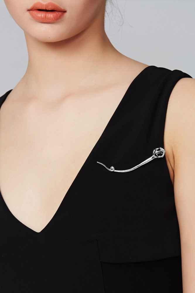 Texture Collection Silver End Of Curve Brooch