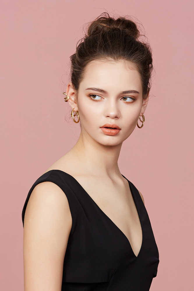Curvilinear Collection Wrap Around Folding Curve Earrings