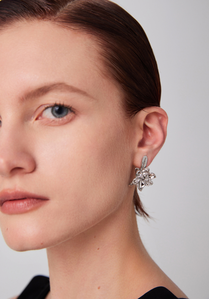 Narcissus Collection Flower Shape Silver Earrings