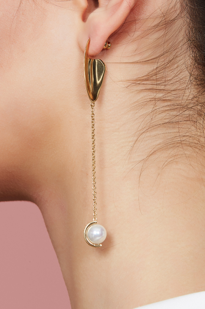Petals Collection Petal Tassel Golden Earrings With Pearl Crystal