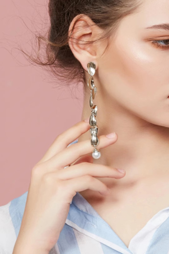 Petals Collection Eight Petals Silver Tassel Ear Clips With Pearls