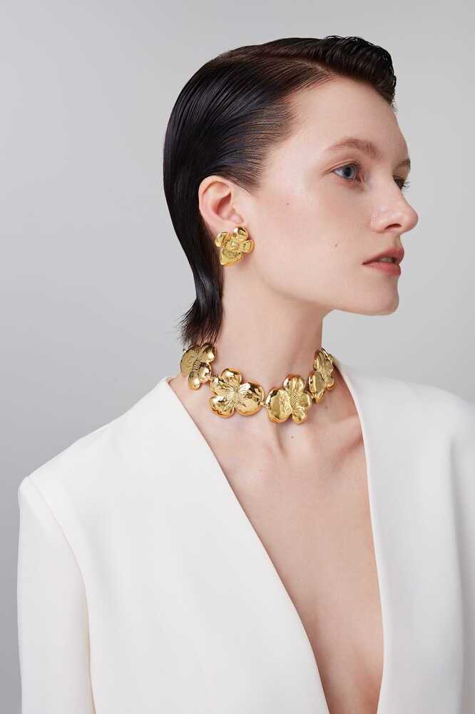 Camellia Collection Petal Relief Choker