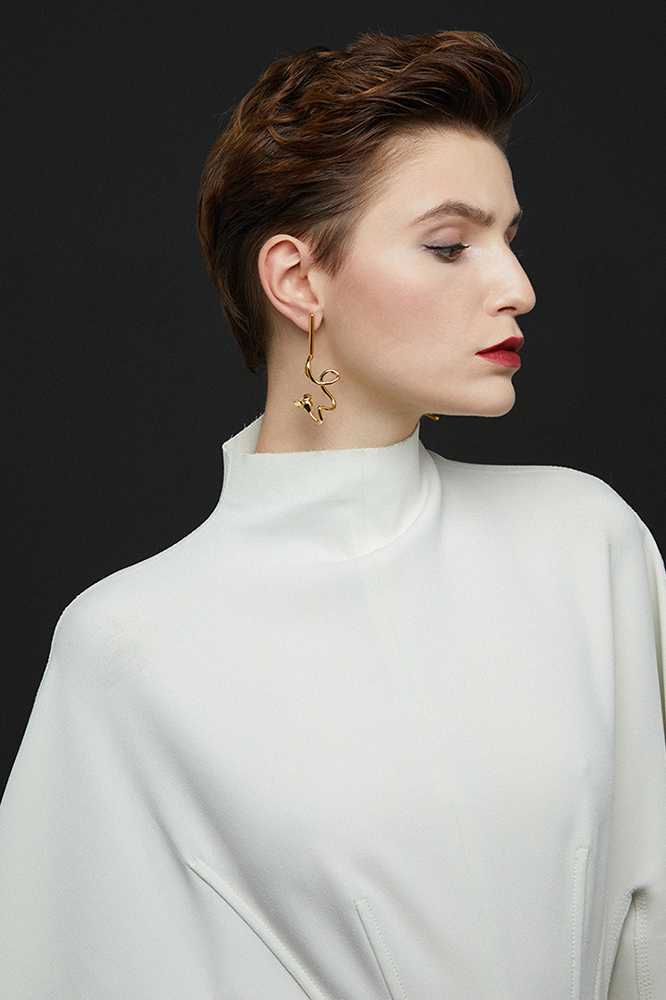Tulip Collection Single Flower Earrings With White
Corundum