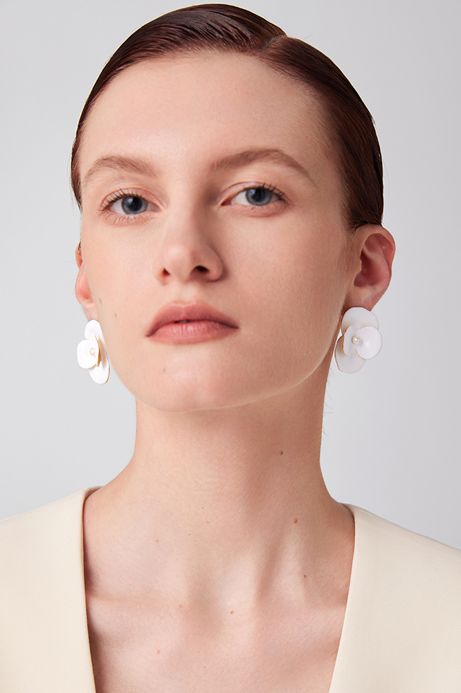 Corn Poppy Collection White Flower Pearl Earrings Small