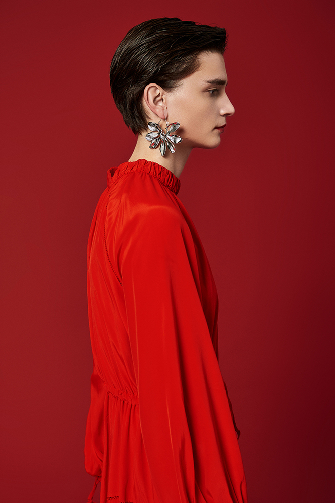 Seven Petals Connect With Thorn Earrings