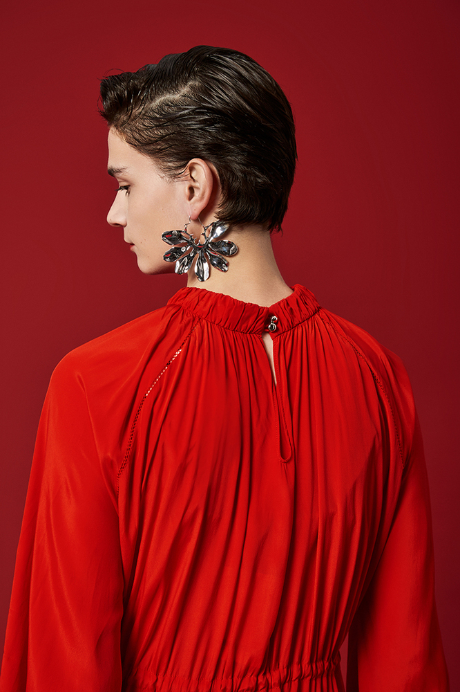 Seven Petals Connect With Thorn Earrings