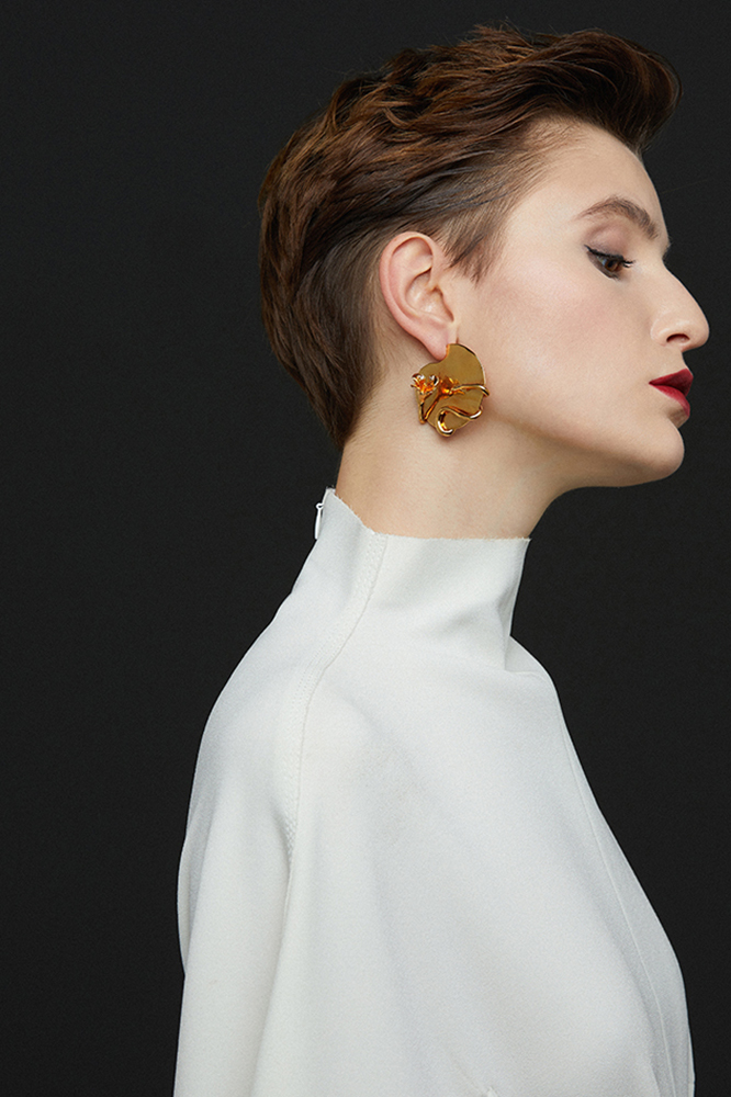 Tulip Collection Flower Ear Hook With White
Corundum