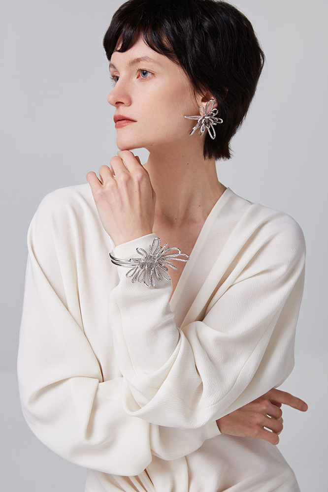 Chrysanthemum Linear Silver Diamond Earrings