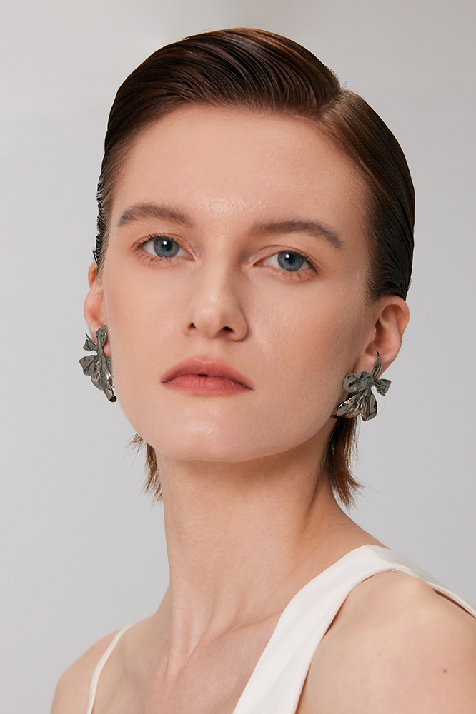 Iris Collection Five Petals Joint Black Small Studs Earrings