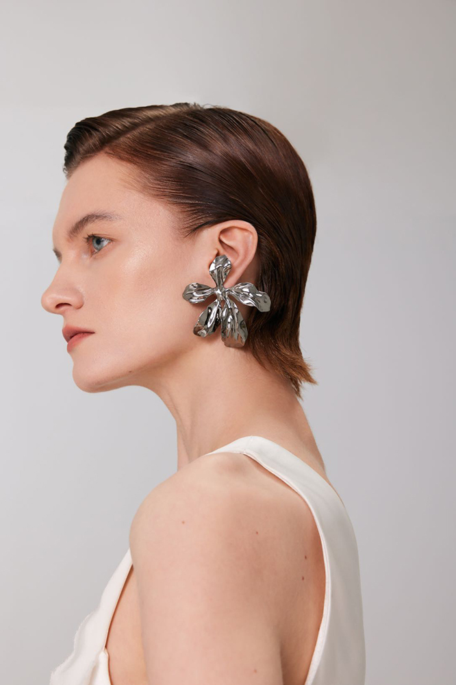 Iris Collection Five Petals Joint Black Studs Earrings