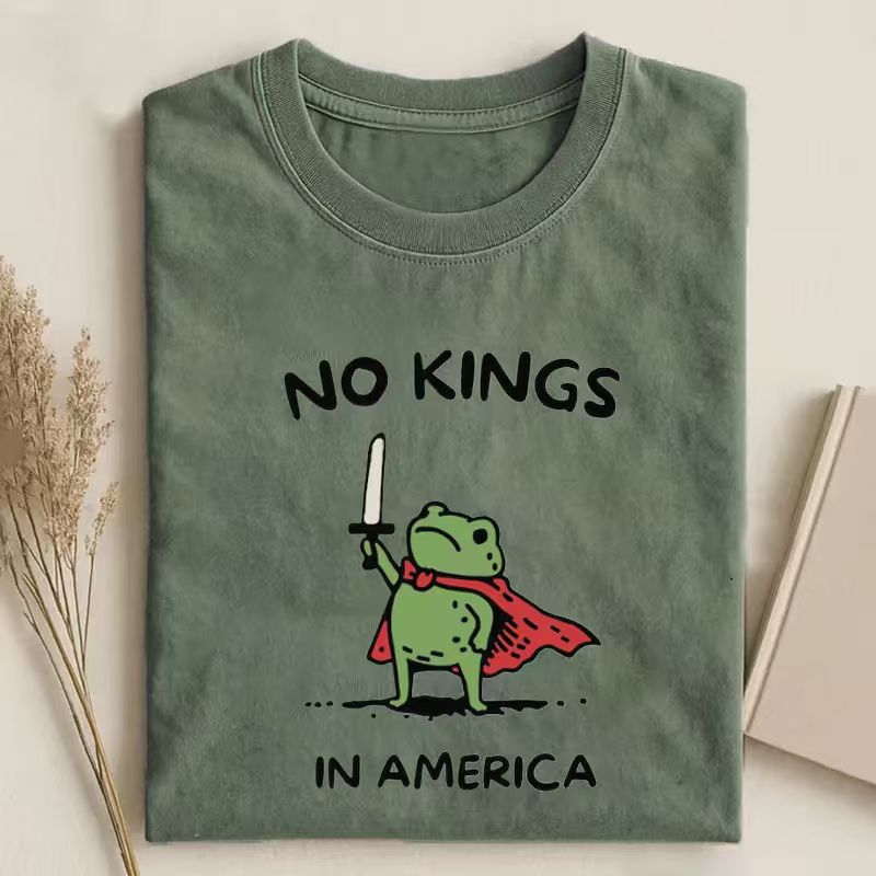 No kings in America warrior frog meme T-shirt